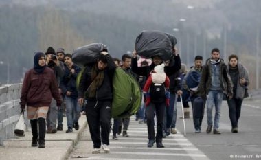 Tetë migrantë do ta paditin Maqedoninë