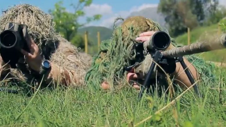 Shikoni se si stërvitën snajperistët shqiptarë (Video)