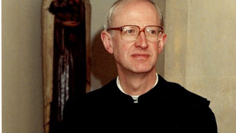 Prifti britanik i arrestuar për pedofili, fshihej që 10 vite në Pejë