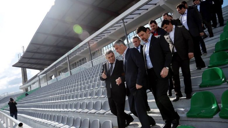 Presidenti Thaçi intervenon në infrastrukturën sportive