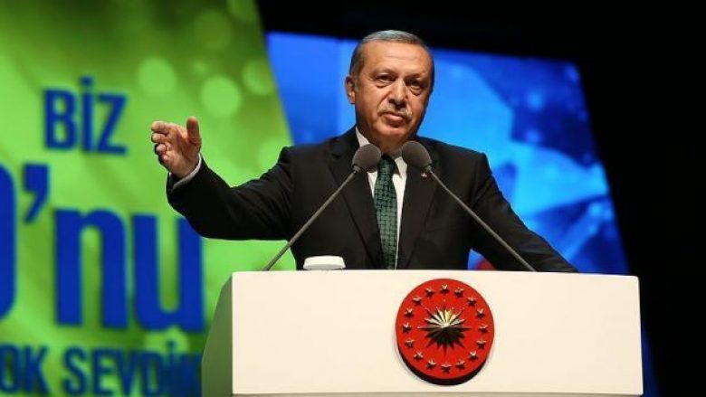 Erdogan: Na kanë lënë të vetëm në luftën kundër DAESH-it