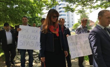 Punëtorët teknik protestojnë për 0.5% e përvojës së punës