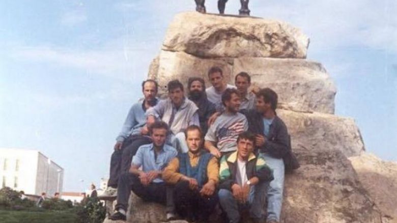 Fotografi e rrallë: Kadri Veseli dhe Adem Jashari në Tiranë (Foto)