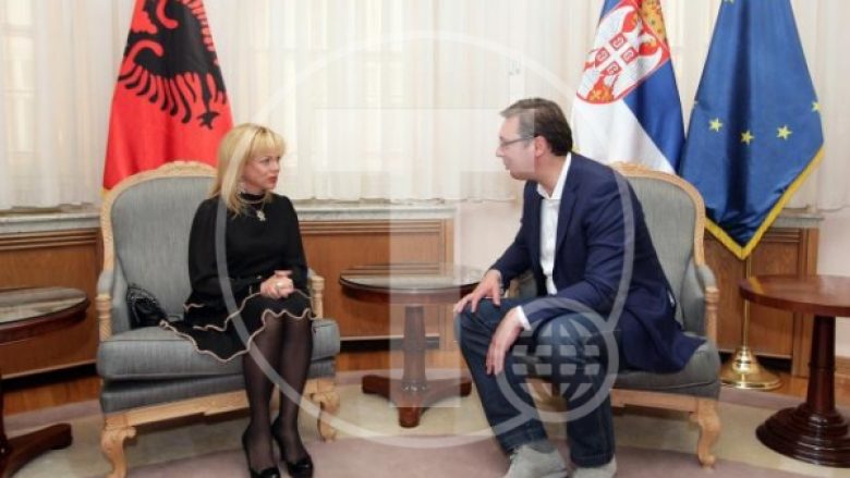 Artistja shqiptare pritet nga kryeministri serb