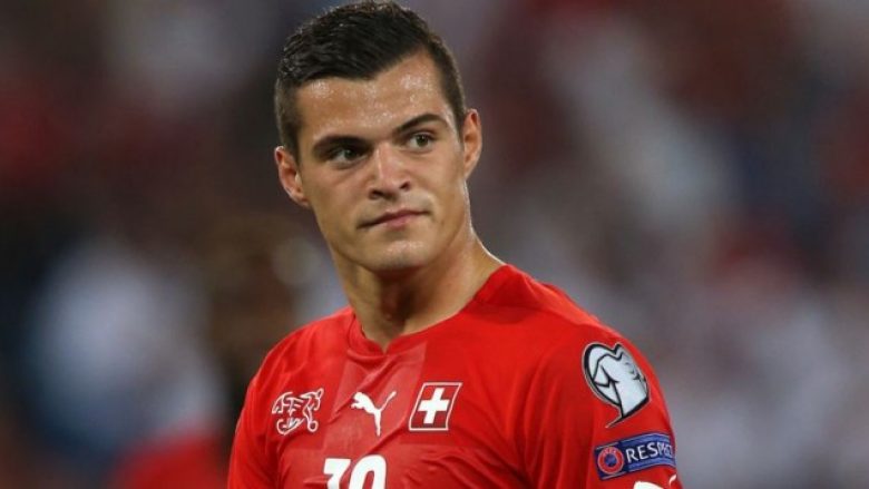 Xhaka “çmend” Zvicrën me këtë mesazh (Foto)