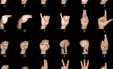 Fillojnë shërbimet në gjuhën e shenjave në institucionet publike
