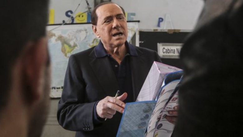 Berlusconi shtrohet në spital