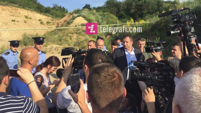 Tragjedia në Kolovicë, Shpend Ahmeti arrin në vendin e ngjarjes (Foto/Video)