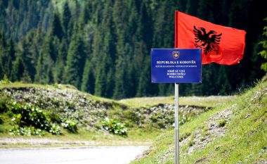 Podgorica notë proteste Prishtinës, për vendosjen e flamurit shqiptar në kufi