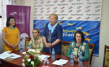 Tetëdhjetë gra nga Gjakova aderojnë në PDK