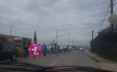 Autobusët nga Beogradi bllokojnë Graçanicën