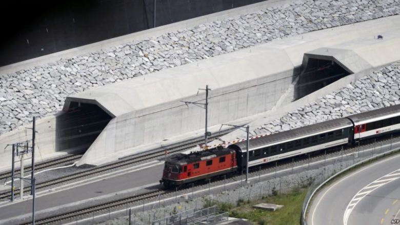 Zvicra sot inauguron tunelin më të gjatë në botë, 57 kilometrash