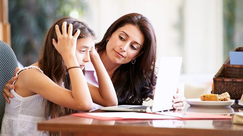 Këshilla për prindërit e maturantëve: Si të zvogëloni stresin para regjistrimin në shkollë të mesme