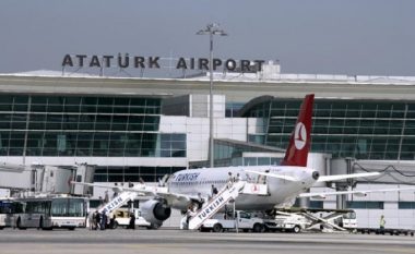 Aeroplani nga Shkupi devijohet pesë minuta para aterrimit në Stamboll!(Foto)