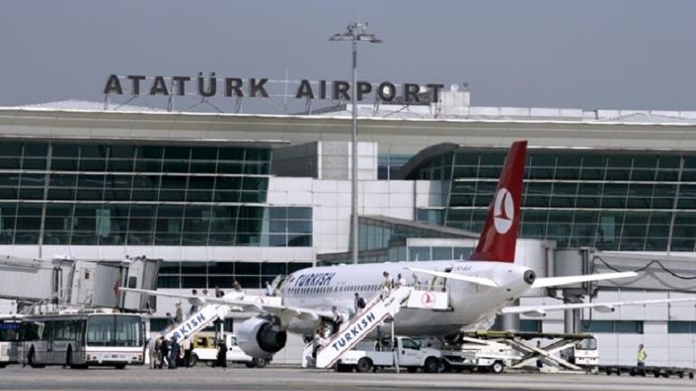 Aeroplani nga Shkupi devijohet pesë minuta para aterrimit në Stamboll!(Foto)