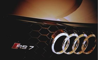 Nga afër dhe në lëvizje: Kështu duket vetura mahnitëse Audi RS7  (Video)