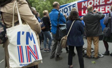 Brexit”, 430 mijë zgjedhës të rinj regjistrohen për referendumin