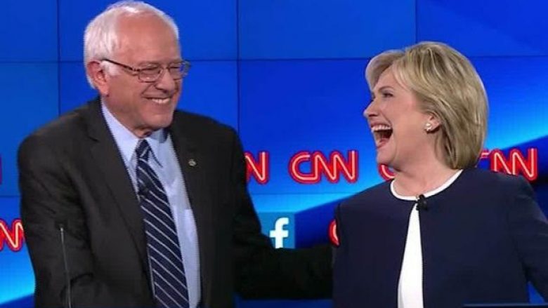Rivali Bernie Sanders bën fushatë për Clinton