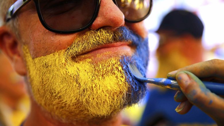 Tifozët suedez bëjnë përgatitjet e fundit para ndeshjes ndaj Belgjikës (Foto)