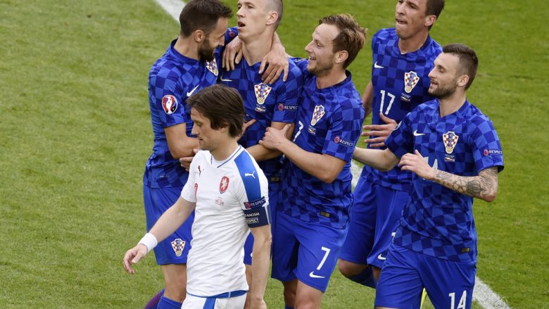 Çekia barazon në fund ndaj Kroacisë (Video)