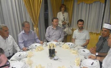 Kryeministri i Maqedonisë, Dimitriev, shtron Iftar në Veles