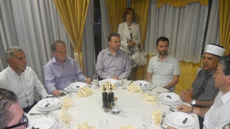 Kryeministri i Maqedonisë, Dimitriev, shtron Iftar në Veles