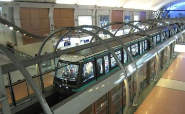 Punëtorët e metrosë së Parisit në grevë