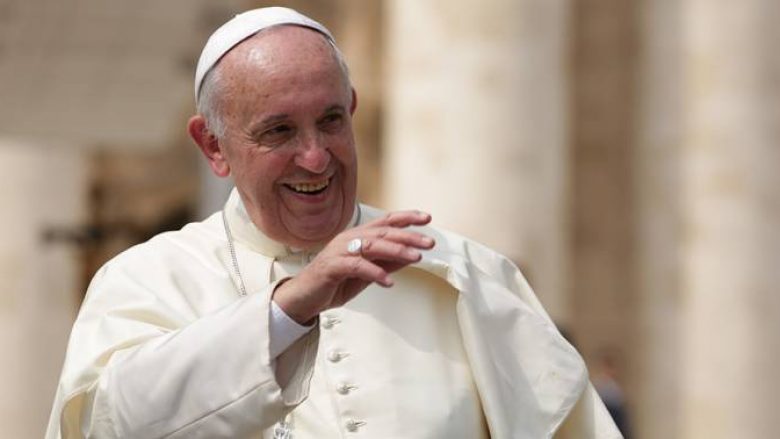 Thaçi udhëton për Vatikan, nesër takohet me Papa Françeskun