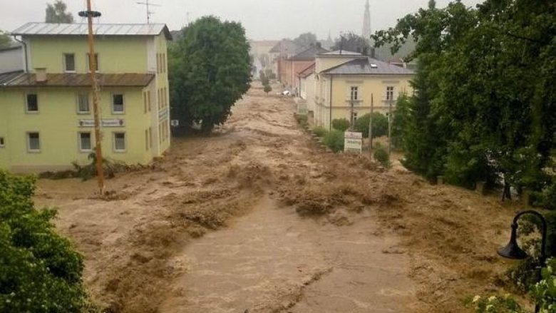 Përmbytjet në Gjermani, shpallet gjendje e jashtëzakonshme