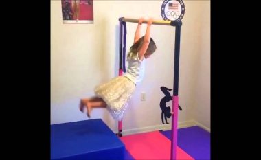 Kjo katërvjeçare i ka lënë të gjithë gojëhapur me shkathtësitë e saj në gjimnastikë (Video)