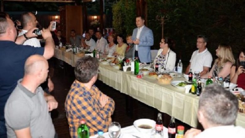 Gruevski shtron iftar për Ramazan