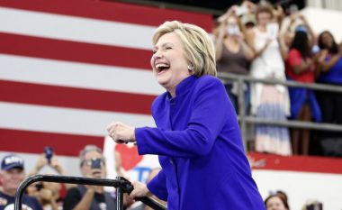 SHBA: Hillary Clinton e shpalli vetveten të nominuar të demokratëve