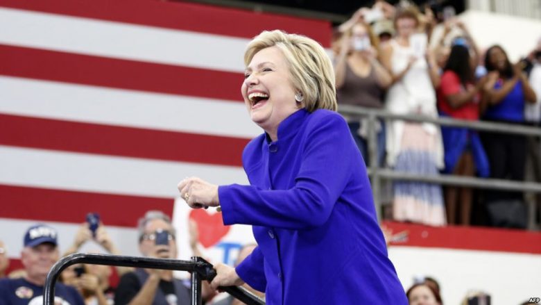 SHBA: Hillary Clinton e shpalli vetveten të nominuar të demokratëve