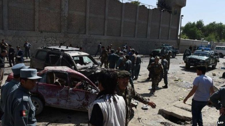 Kamikazi vret 40 policë në Kabul