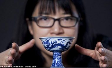 Kupa që u mbulua nga pluhuri për 30 vjet, doli të jetë një artefakt që i përket Dinastisë Ming (Foto)