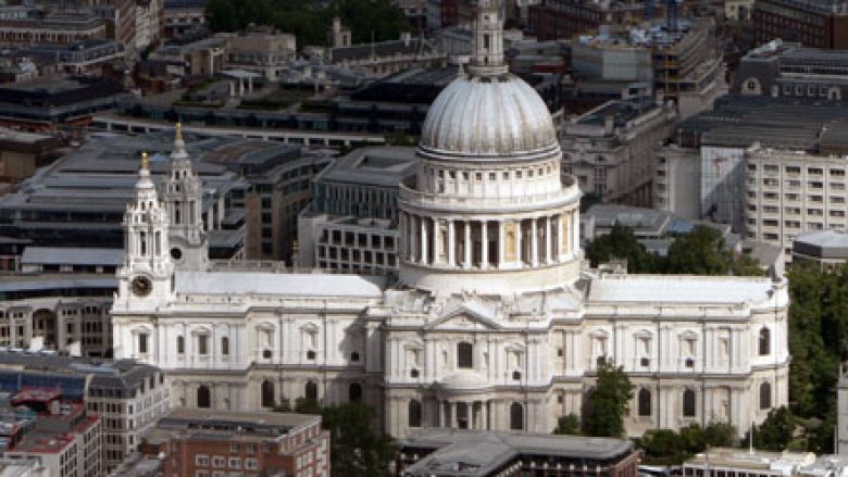 Panik në Londër, evakuohet Katedralja e Shën Palit