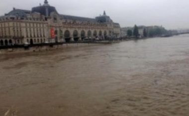 Muzeu u Luvrit rrezikohet nga përmbytjet