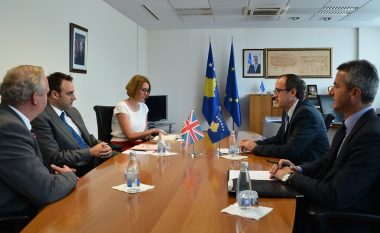 Ministri Hoti priti në takim ambasadorin e Britanisë