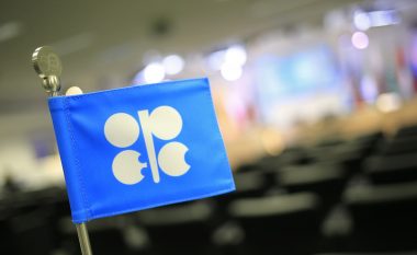 Rritet çmimi i naftës pas mbledhjes së OPEC-ut