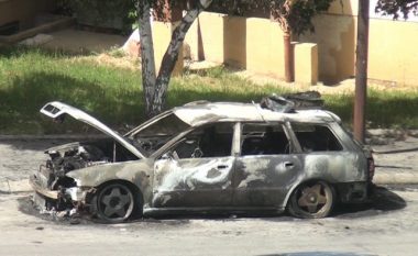 Kush ua vandalizon automjetet banorëve të Manastirit?