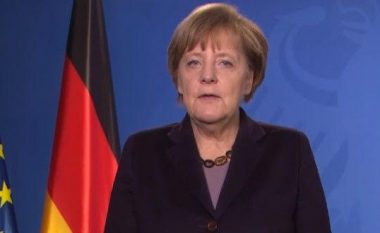 Merkel: Vdekja e deputetes britanike të zbardhet urgjentisht