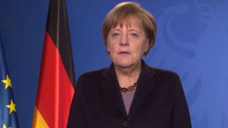 Merkel: Vdekja e deputetes britanike të zbardhet urgjentisht