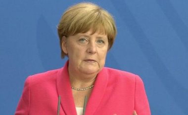 Merkel kërkon nga Britania të qëndrojë në BE