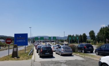 Për hyrje në Maqedoni nga Greqia pritet rret gjysmë ore