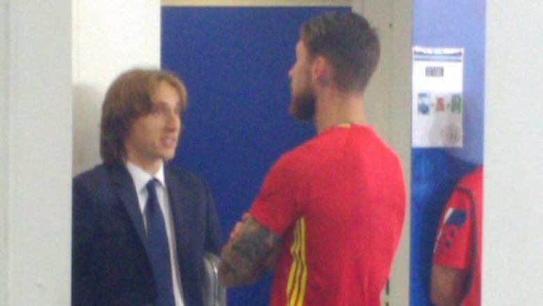 Kjo është videoja nga përballja Modric – Ramos (Video)