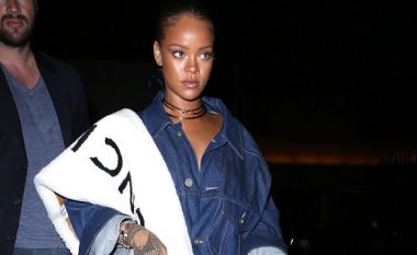 Rihanna tërheq vëmendje edhe kur nuk vishet mirë (Foto)