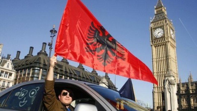 Britania fushatë për shqiptarët, mesazhi: Nëse vjen ilegalisht s’do të jepet azil