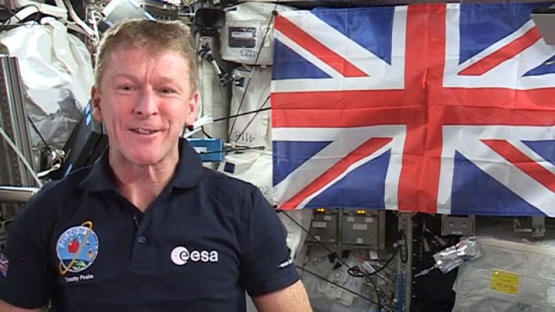 Prej 6 muajsh qëndron në hapësirë – nuk mund ta besoni se çfarë i mungon astronautit britanik (Video)