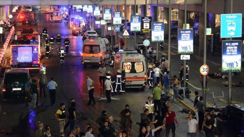 Rëndohet bilanci, 41 të vrarë dhe 239 të plagosur nga sulmet terroriste në Stamboll