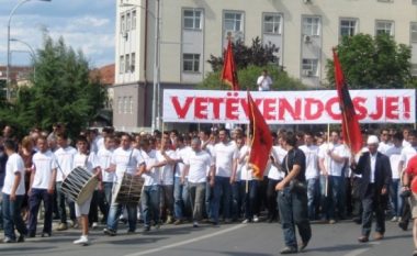 Vetëvendosje paralajmëron protesta në Prishtinë (Video)